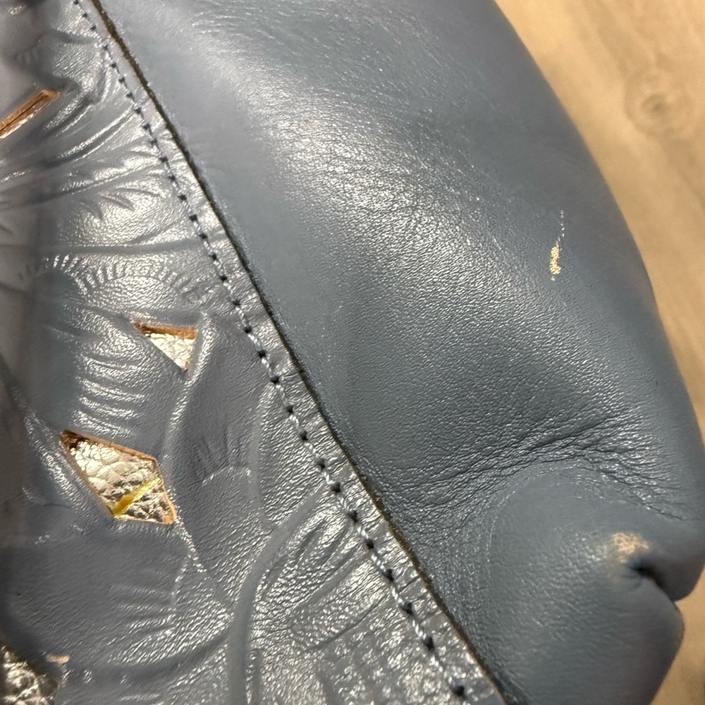 Patricia Nash Blue Floral Embossed Crossbody Bag - Picture 6 of 10